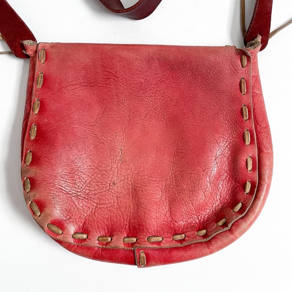 Vintage Distressed Butterfly Red Leather Over the Shoulder Bag - Picture 4 of 6